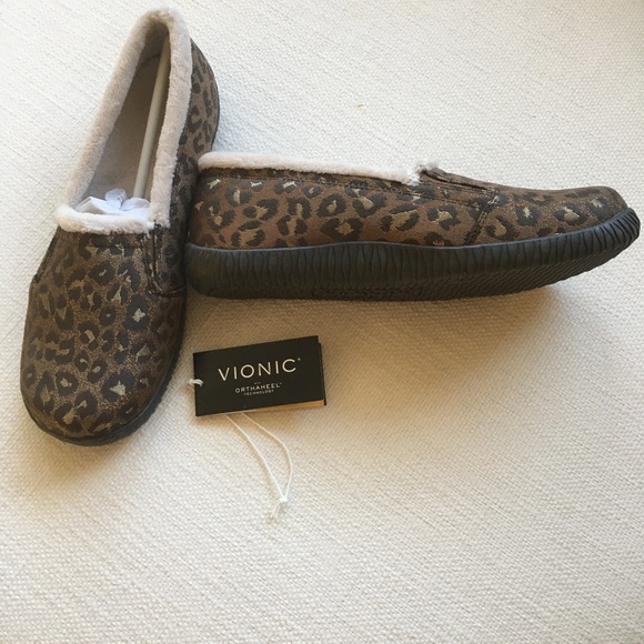 Vionic Outdoor Slippers/shoes - Picture 1 of 2